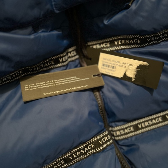 BNWT, Men’s Versace bubble vest, Size L - Picture 7 of 15